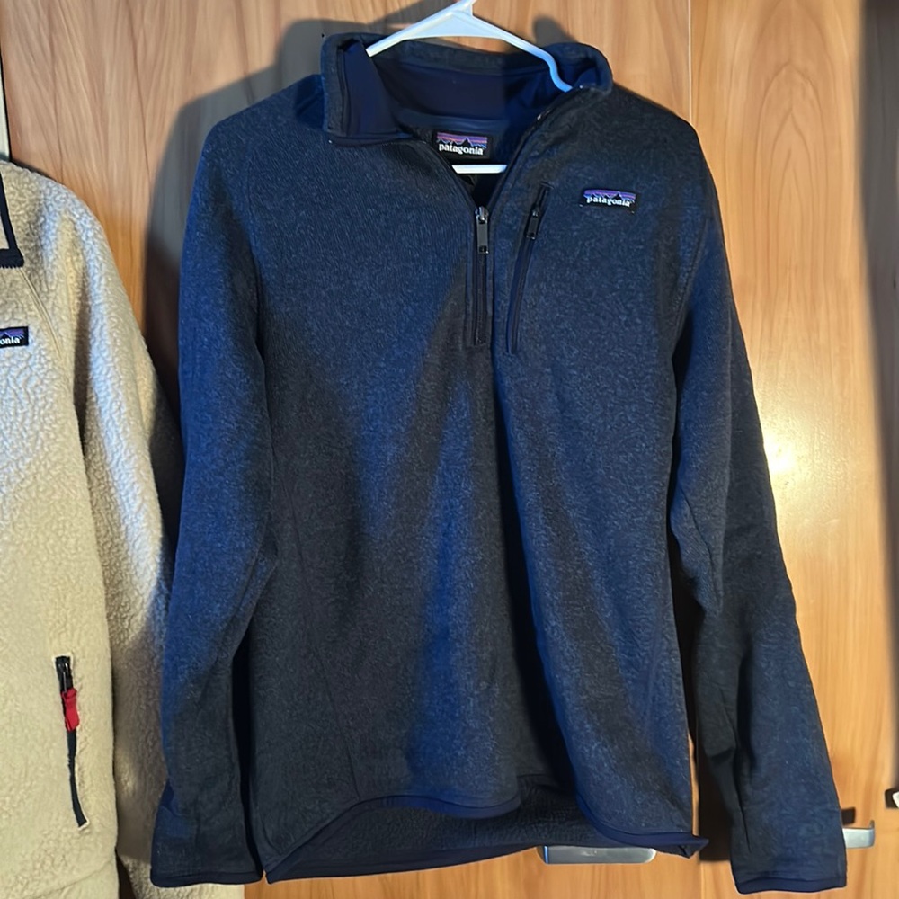 1/4 Zip Patagonia Pull over | Size Medium | Charcoaled Navy Blue